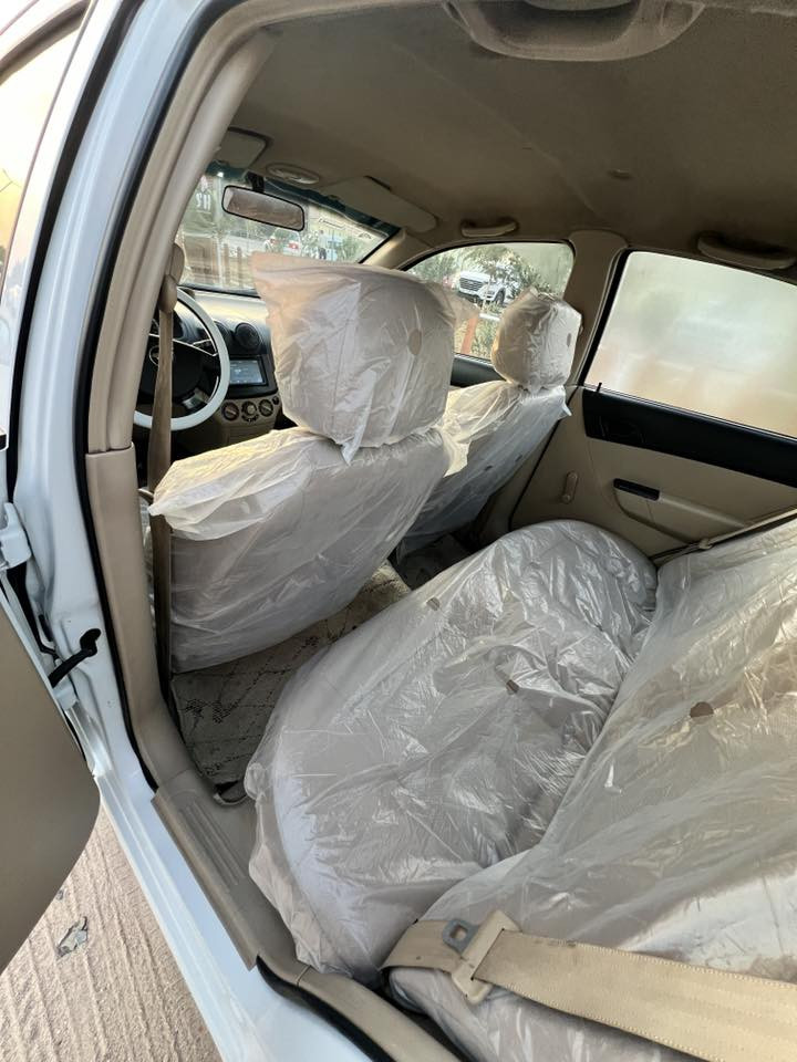 افيو 2015
كفاله عامه عدا اربع اصابع صبغ 

رقم بغداد بأسمي 

محرك مفتوح
87وبيه مجال
مكان نجف

***********
