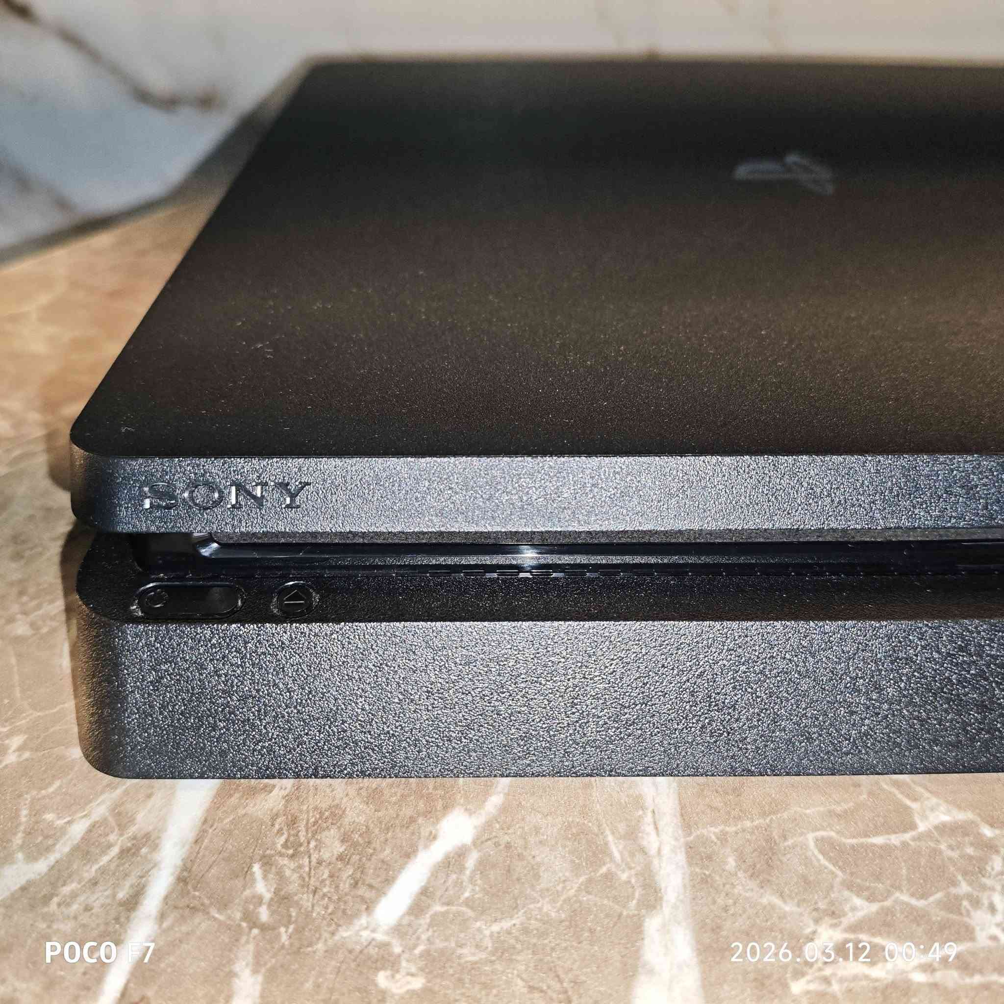 سلام عليكم
بلي 4 مهكر نظام 12.00
النظافه 💯 يدات 2 وحده اصلي الثانيه تجاري الذاكره500 التهكير قرص ياسين 
الوايرات اصليه الكورتونه مال بلي 
استعمال شهر 
شرط مامفتوح لـ بلي لك ستيكر
موقعي بغداد ابوغريب للتواصل 
*********** متوفر واتساب 
السعر 280 قابل للتفاوضـ
