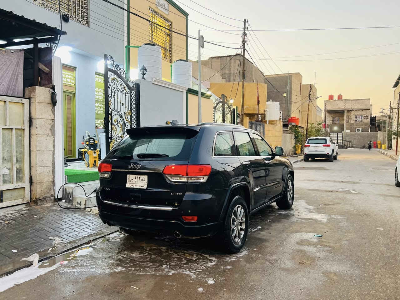 جيب خليجي مكفول من الضربة والحادث مديل ٢٠١٤ الشكل والمديل المرغوب … مكينة 3600 بلادية بدون فتح ( بانزين عادي) السياره لمتدد فول مواصفات ١/١ بيها باب واحد بي جزء صبغ على اثر شخط وتصليح بالدعاميه الاماميه فقط السياره جاهزه من كل النواحي اي نقص مابيها رقم بصره ب اسمي تحويل مباشر وسنوية لل٢٠٢٧ السعر 187 وبيها مجال للشراي  مكاني البصرة القبلة / ***********
ملاحضة لون السيارة نيلي
