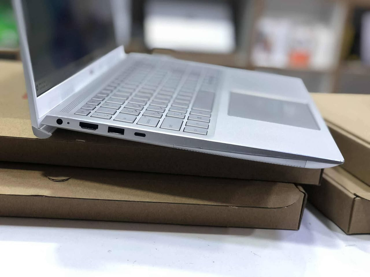 يفيد جدا ل الاعاب و التصميم و برامج الهندسية...
المواصفاتة
شاشة لمس
Dell Inspiron 15 
Core i7-10750H
Gen 10 جيل العاشر 
Ram 16gb ddr4 
Hard 512 GB SSD 
Screen 15.6 fhd
Touch screen 
VGA Nvidia gtx 1650TI 4Gb كرت الشاشة الخارجي 
 +8 gb intel كرت الشاشة الداخلي 
 hdmi منفذ 
Type C + sc card منافذ 
Windows 11 pro

❤️السعر 760 الف دينار❤️
الملحقاتة الشاحنة اصلية و
الجنطة
ماوس وايرلس
وصل ضمان موجود
***********
مكاني قضاء كلار. السليمانية
التوصيل متوفر لكل محافضات العراق
