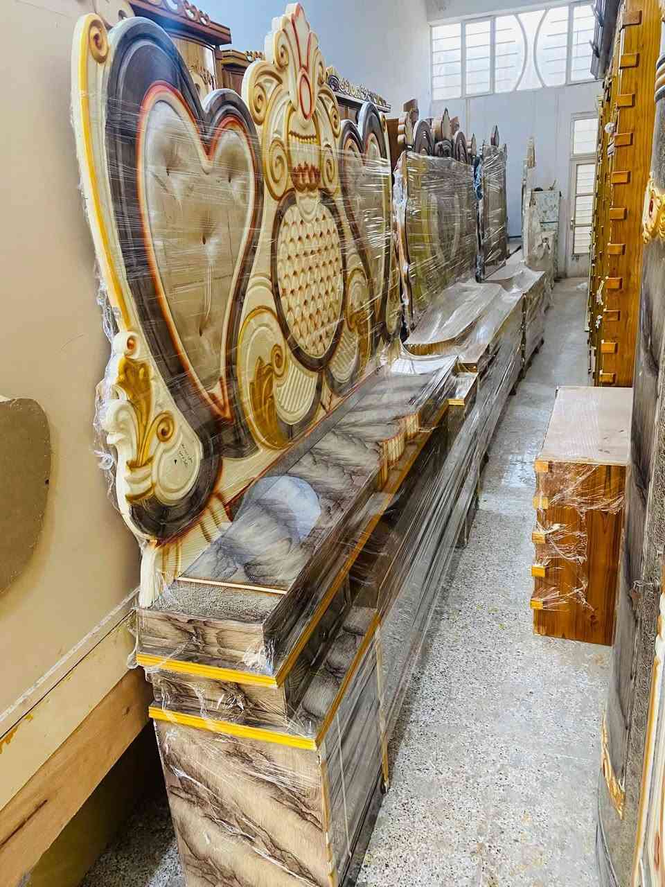 غرفة نوم عراقي مستخدم اخو الجديد وباسعار مناسبة شغل درجة اولى مرتب ضهر جرجوبة السعر 900 الف وبيها مجال للطيبين 
رقم الهاتف ***********
