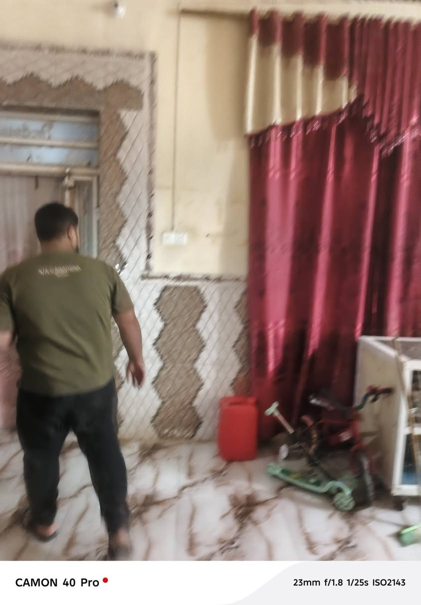 السلام عليكم شباب هاذا البيت للرهن
جميع الخدمات متوفرة تبليط باب البيت يتكون من➡
٨ غرف جبير وكونكريت وبناء حديث 
مكانه قرب مركز الصلاح قريب عل شارع العام 
***********
