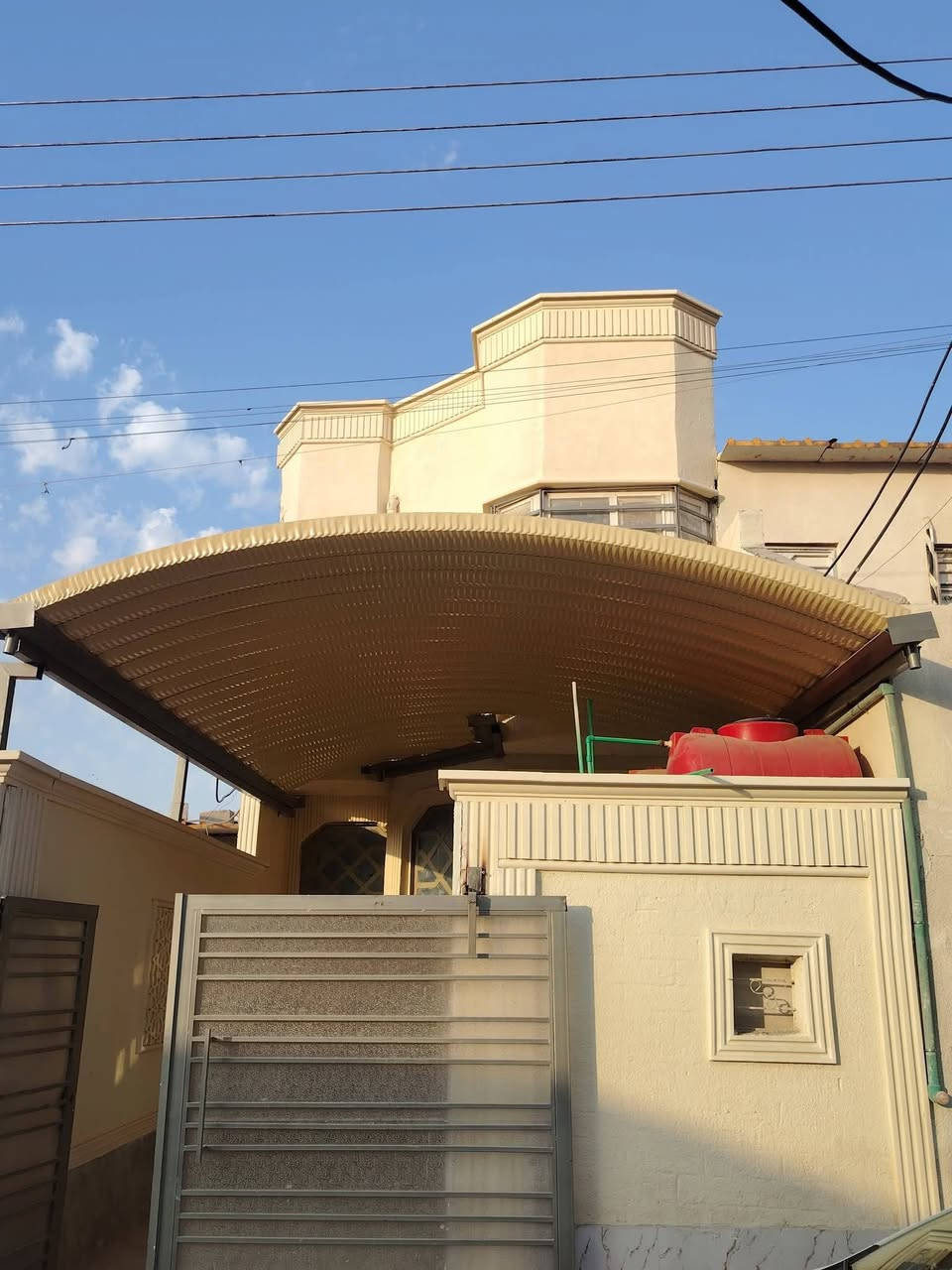 ياالله اسعد الله اوقاتكم بكل خير احبتي طابقين
يتوفر دار سكن طابو زراعي عراقي سند 25 وكالة ونسخه من الطابو ومكاتبه العنوان ابو الخصيب جامع الشهيد طه كلش قريب عله السايدين الداخليه
#المساحه المساحه ١٠٥ متر
#الطابق الأول يتكون من ديوان وصاله ومطبخ وصحيات داخليه وخارجيه وكراج سياره 
#الطابق الثاني غرفتين منام وصاله
بناء فرمستون وبلوك
#السعر ٧٠ مليون قابل للتفاوض 
#للاستفسار اكثر اتصل ***********
