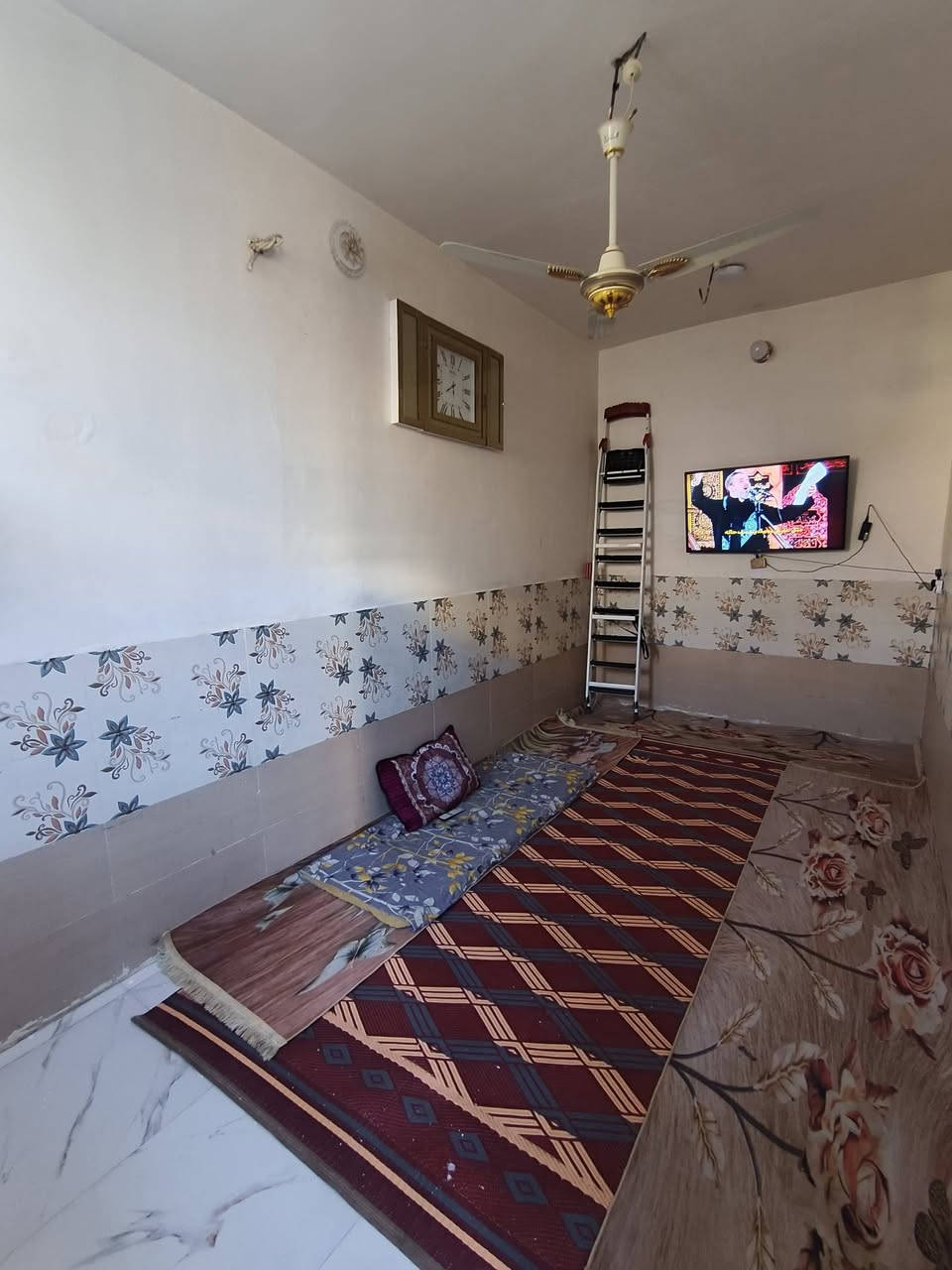 المساحه 54 متر
بيت للبيع يصلح سكن او حسينيه او استثمار البيت بالمعملجي خلف مستشفئ الوارث يبعد عن الامام كيلو ونص البيت طابو سند 25 بي اقرار محكمه البيت ركن وقريب ع الشارع العام جميع الخدمات متوفرا البيت يباع وياه كاونتر تسكام وةمنضومه ماء مقطر للاستفسار اتصل *********** يوجد واتساب السعر 70
