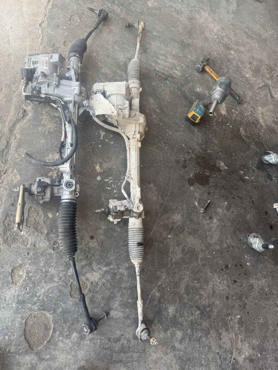 تبديل مشط فورد اكسبلوير ٢٠١٣ 

خدمات فورد لصيانة سيارات- وقطع الغيار 
***********
***********
بغداد- الغزالية- الشارع العام مقابيل نافورة مدير الامن مجاور مركز تسوق الساعة 
يتوفر توصيل  جميع قطع غيار الفورد / والزيوت /لجميع محافظات العراق
 محلات محمد العزاوي
لقطع غيار سيارات وصيانة سيارات الفورد
