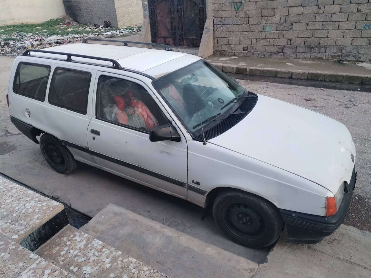 كاديت ستيشن 91 تك باب كاربون بانزين بيها
سنوية 2028
رقم الألماني نينوى محرك بي تنقيص  شي قليل  دوشمه جديده تحويل مباشر من الشرعي   السعر 25 بي مجال 
***********
***********
