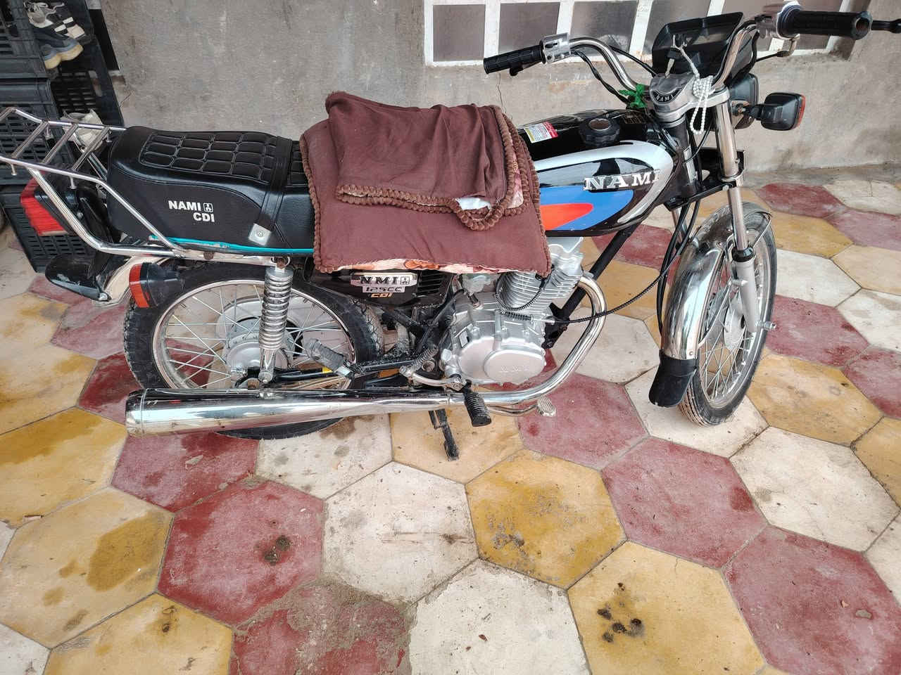 سلام عليكم 
نامه شلامجه الاصلي 
برغي ممفتوحه منه 
دراجه مفوله والله العنوان كربلاء طويريج _ سياحي 
وهاذه رقمي ***********
