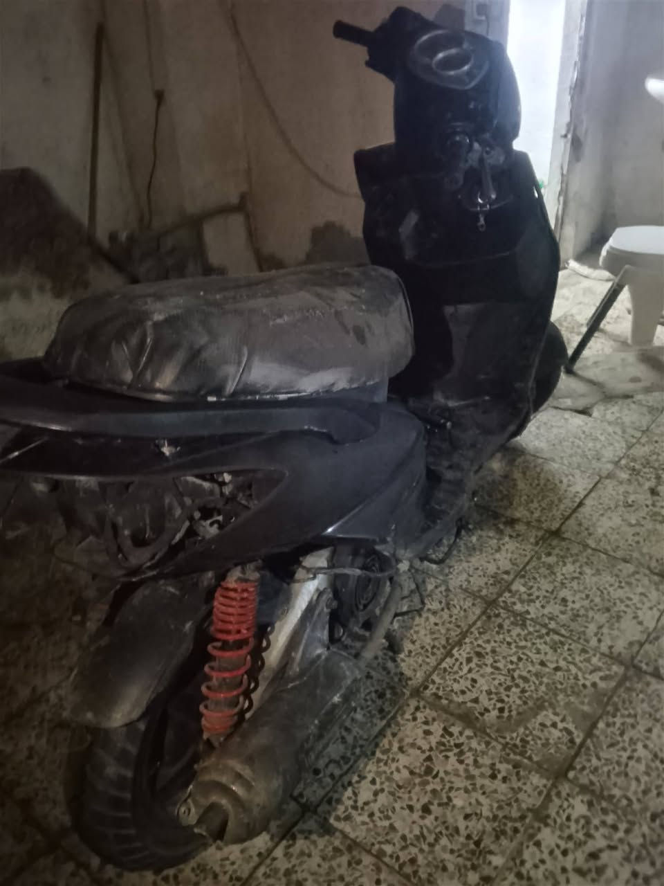 سلام عليكم شباب دراجه سكنس فحل للبيع دراجه شغاله عوزه بس كفرات المكان بغداد البلديات السعر 225 رقم الهاتف***********
