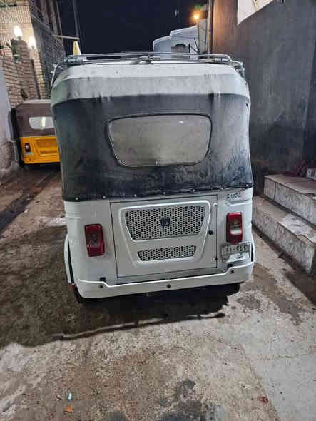 السلام عليكم تكتك للبيع 2022 رقم وسنويه كفاله بس الدوس معمرات تكتك خير من الله ب7600 الرقم ***********
