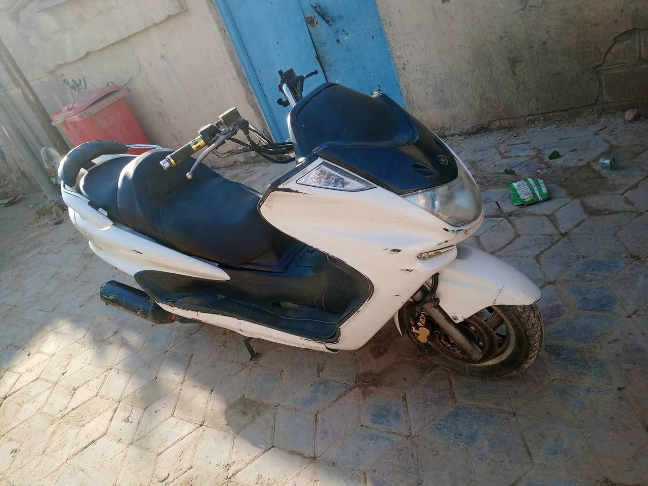 السلام عليكم دراجه ماجسته للبيع كامله عل فحص مبدل بيه بستم بس نقصه بس الكفر الخلفي جوه البك لايت سعره 500 وبيه مجال للاستفسار الاتصال ***********
