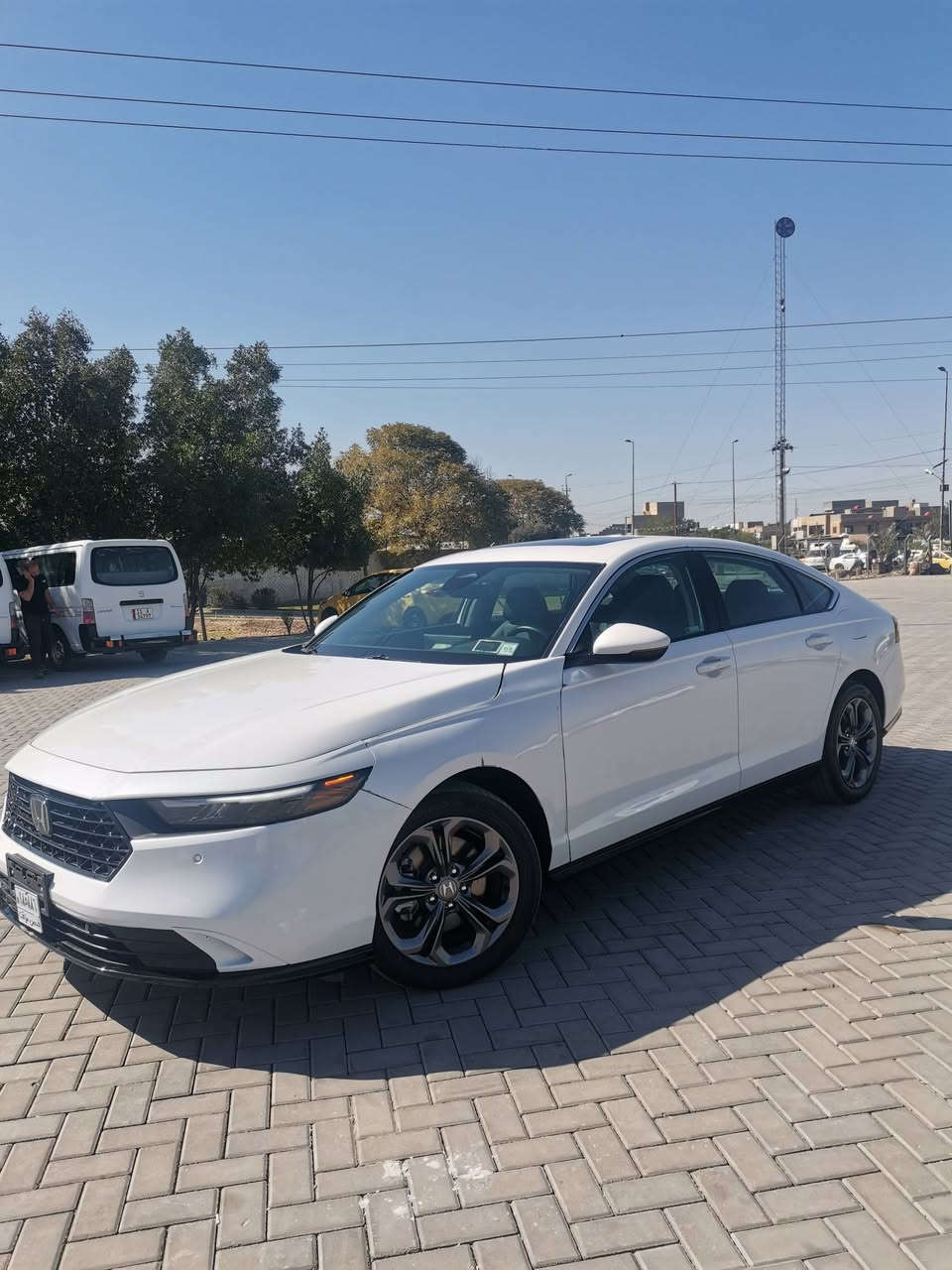 للبيع اكورد EXL2025. السعر 21000
مرقم وكامل صور الحادث بالمنشور البنيد مصبوغه نفسه والجاملع مبدل لون بس بي بارد لايت اصلي تفصيخ امريكي بدون دواخل ايبرباك بردة وستيرن. ماشية8500 ميل. ***********
