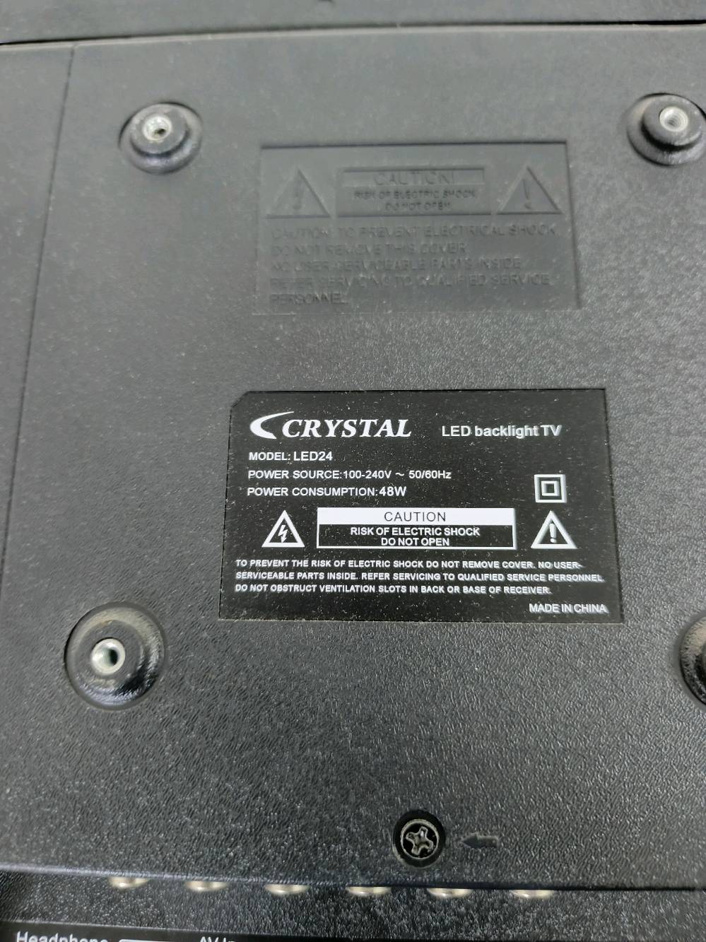 مساء الخير تحية طيبة
بلازما Crystal للبيع
•الحجم:٢٤ بوصة📺

•الرزلوشن/الدقة:768×1366 بكسل📲

•تحتوي على منافذ HDMI 🔌 الكيبل الاعتيادي الموجود في اغلب الاجهزة اذا حبيت تشغل عليه بلي ستيشن او اكسبوكس حتى الجيل الحالى من الاجهزة

•تحتوي على منفذ VGA🔌 اذا حاسبتك او الجهاز المستعملة جهاز قديم

•تحتوي على منفذ Avn🔌 اذا عندك بلي ٢ او ريسيفر قديم وتحب تستعمله عليه

ترهم ايضا ان تكون شاشة لاجهزة المراقبة🖥 اذا عندك محل📹

الجهاز في حالة نظيفة جدا لم يخضع لتصليح او ومازال لصقة ضمان عدم الفتح موجودة
ومعه زوج اقدام ستاند مع الجهاز

للامانة: يوجد القليل من الغموق في منتصف الشاشة ولكنه امر شائع ولا تستطيع ملاحظته الا اذا جنت مدقق حيل.
السعر:٧٠ الف دينار بيها مجال بسيط واني اجيبلكياه لا تحتار بالتوصيل (:
وادزلكياها ويه شركة توصيل اذا جنت خارج تكريت 