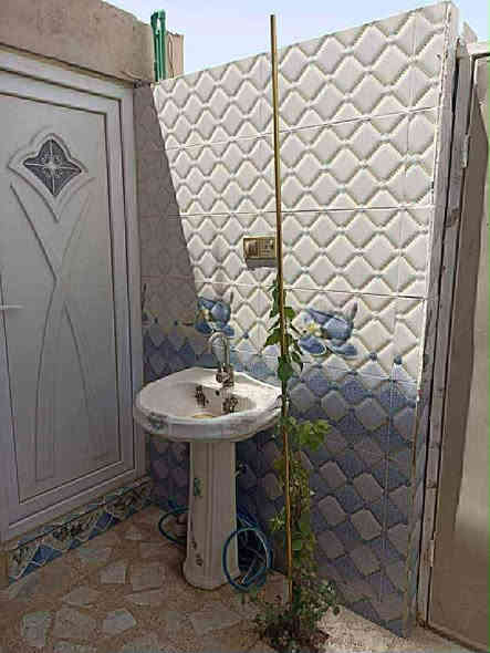 بسمه تعالى 
دار  للبيع (صاعد مصرف عقاري)
حي النداء 
شارع 30 
المساحه 100 متر
السعر الكلي 118 مليون
مطلوب للمصرف 70 مليون
يعني مقدم 48 مليون فقط
علما الدار مرهون بقيمة 29 مليون تريد تدفع الرهن او تبقي وتدفع 19 مليون فقط 
القصد شهريا  312 الف 
للاستفسار:***********☎️📞
