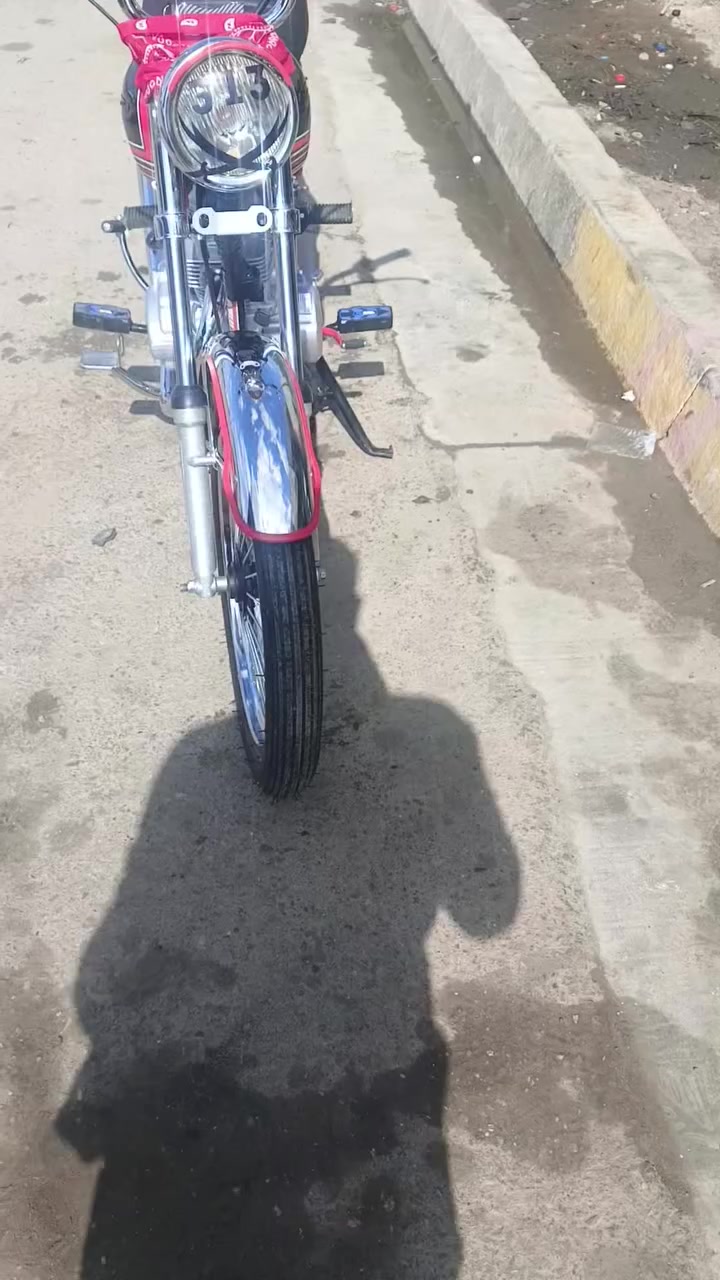 سلام عليكم عنواني كركوك 
شباب مستعجل علا بيعته دراجه مثل ما موضح بل فيديو فول مكفول نامي شلامجه الأصلي أبل باركود 
رقم تلفون *********** 
سعر 725وبي مجال بسيط لل طيبين
