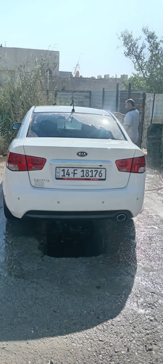 سيراتو ٢٠١٢ خليجي مكفوله بيها بس مكدر امامي يمنه مبدل بدون صبغ بأسمي تحويل بعد البيع مباشر سنويه ٢٠٢٨ 
الهاتف ***********
العنوان البصره. ابي الخصيب حمدان البصرة, العراق
