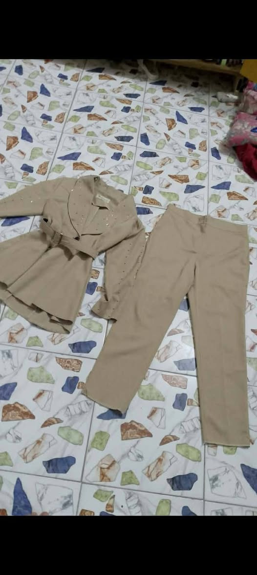 ملابس للبيع 
((بس فدوه مستعجله ع بيعتهم لئن عندي مريض الله يرزقج))منقول  من كلام بنيه قسمآ بالقراءن 
غايه من بيع لان عده مرض الي الله رزقه او رازقه
فدوه شتروهن بنات او  شباب خاطر الانسانيه مكانهن الرميثه 
   يسوهه وجهه الله يجي خاص انطي عنوان او رقم


**إذا كنت صاحب هذا الإعلان وتريد حذفه لأي سبب، رجاءا أرسل رسالة إلى الدعم الفني**