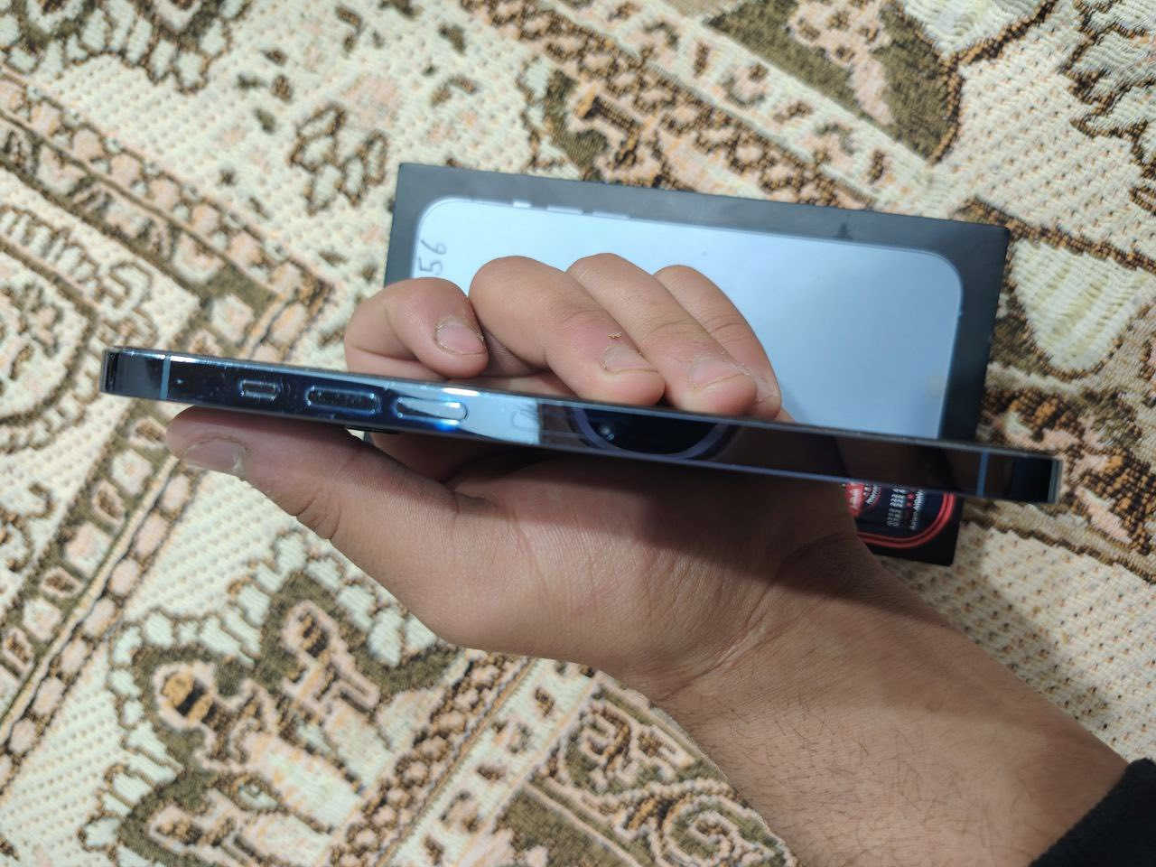 سلام عليكم جهاز 13برو ماكس لون بحري بطارية 79جهاز ابد ما يصرف شحن وذاكرة 256جهاز ما مفتوح ولا طاب تصليح ويا كارتون وكيبل شحن جهاز وتر بروف سعر جهاز 700وبي مجال للشراي لاتصال علا رقم ***********
