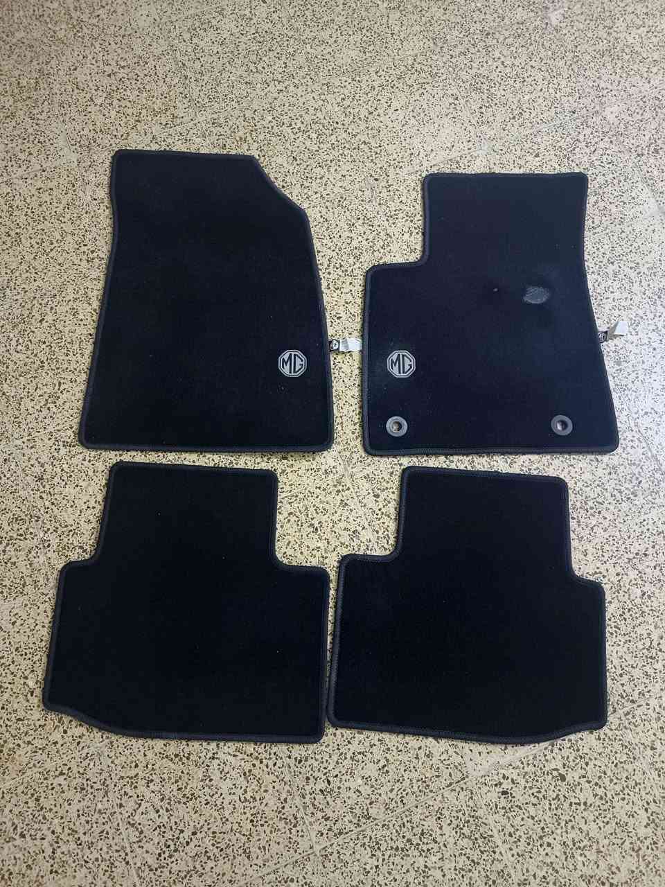 ارضيات أم جي جيتي من موديل ٢٤ إلي ٢٥ السعر ٣٠ ألف وبيها مجال انشالله ***********
