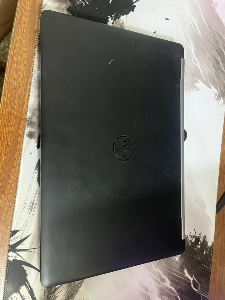 السلام عليكم
لابتوب dell للبيع 
المواصفات بالصورة شاحنتها وياها
رايدها ب ١٦٥ ألف 
مكاني كربلاء 
للاستفسار ***********
