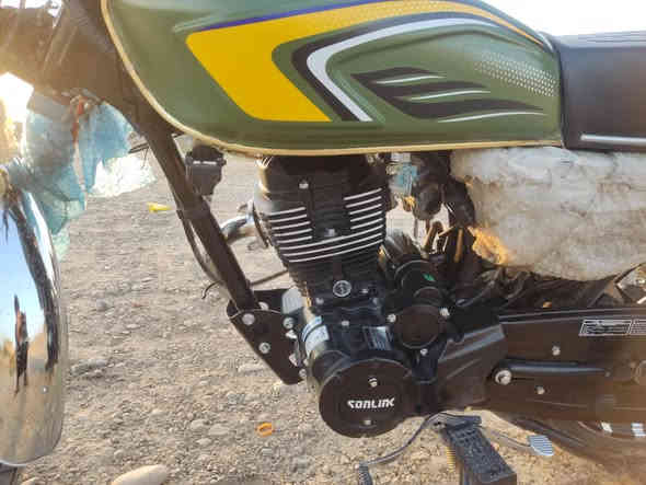 سيفان موديل 25 نضيف اول تبديله دهن اقل منشهر صارله ونضيف محركه شرط  الدراجه نضيفه ما مشتقله دلفري ابد من المدرسه عل بيت باقي التفاصل عل واتساب *********** انتصل
