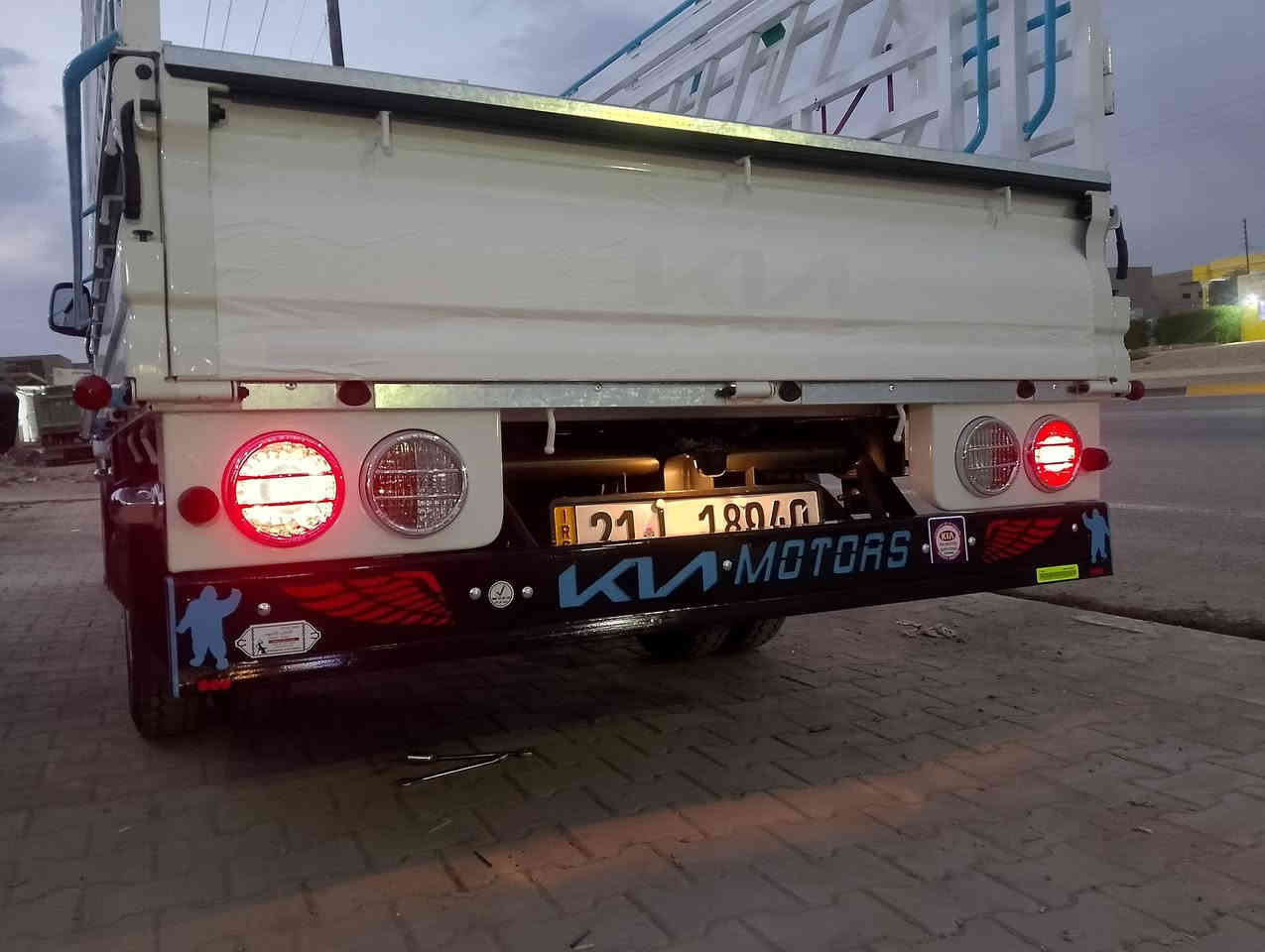 سلام عليكم اخون يوجد لدينا درع امامي استيل و حديد ودرع خلفي شغل درجة اولئ واسعر مناسب مكان كركوك طريق عمل شعبي للااستفار اكثر اتصال عل رقم *********** اخوكم مصطفى حداد خاص مفتوح
