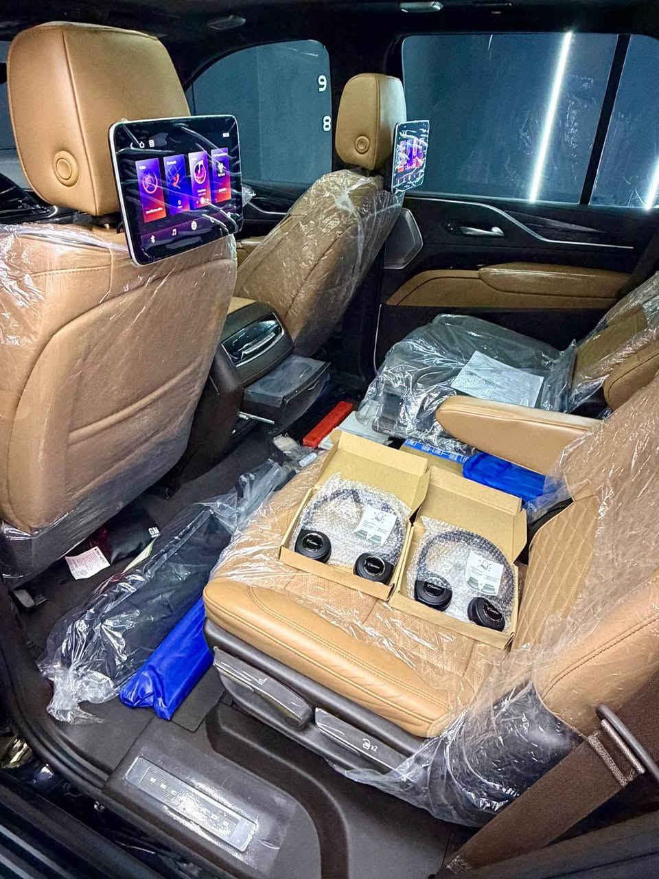 ‎ vip كاديلاك اسكاليد (2023)شركة المنصور  خليحي 
‎  فول فول مواصفات 
‎خليجي وكالة المنصور وبعدهه بالضمان دولي بصمتين   
‎مكفولة كفالة عام
ماشي  60 الف 
 -------------- 
‎سيارة كلش كلش حلوة نظيفة مرتبة جديدة 
‎مكفولة من كل كلشي
‎محرك كير بشرط مامفتوح 
‎كهربائيات وتبريد تدفئة كلها بشرط 
‎دينار مصرف مابيها ٠
‎نظافة السيارة ٪؜١٠٠

‎مكان سيارة سليمانيه   
‎رقم تلفون
📞***********📞
                                                            سعر 780$
‎المواصفات ⚔️⚔️⚔️

‎تشغيل عن بعد
‎36 سماعة 
‎سقف بانوراما 
‎‏‎5 كاميرات
‎‏‎5 بصمات
‎فور ويل
‎كشن رجاج 
‎دوسات كهرباء 
‎داتا شو 
‎بانوراما 
‎سقف.شامو
‎داخل مشيميشي
‎لايت زنون عالي ناصي عدسات
‎‏‎4 شاشات بالدشبول والسقف والكشنات
‎تحكم بريك 
‎جنطه ذكيه جلاق
‎رادار تحديد مسار
‎رادار خلفي
‎رادار امامي 
‎رادار جانبي 
‎كشن تدفئة وتبريد سايق وراكب
‎كشنات امامية تدليك
‎كشنات خلفية تدفئة
‎مري شفط 
‎اشارة بداخل المراية
‎كشنات جلد  
‎علامة كاديلاك ضوئية بالدعامية الخلفية
‎الكشنات كهرباء 
‎ذاكرة ميموري ستيرن وكشن
‎قاصه 
‎ويل ٢٢ بلادي 
‎بااختصار السيارة فول للاخير 
🛑🛑🛑🛑🛑🛑🛑🛑🛑🛑🛑
‎السيارة كفالة عامة بدون صبغ بدون شخط بدون رسعة 
‎تاقم تايرات جديدة 💯💯
‎السيارة جديدة ابد مابيها نقص 
‎مكان سيارة سليمانيه   
‎رقم تلفون
📞***********📞 السليمانية, العراق
