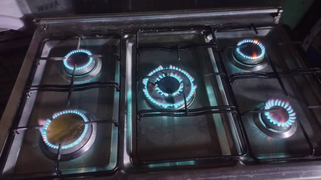 طباخ رويال مصري شغال شرط علفحص للبيع سعر ١٦٠الف كركوك حي عروبة ***********
