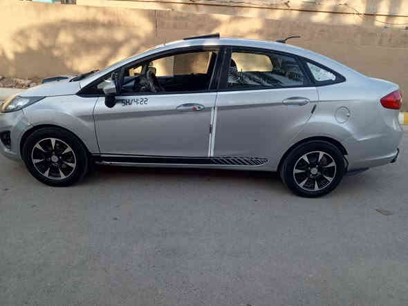 البيع فورد فيستا موديل 11 محرك وكير  محور مال كورله لا صرف ولا تبخير  سنويه بعدها مو صاقطه سياره شوفت عينك بل صور وفيديو ترهم مراوس أو بيع سعر تصل عل رقم  مكان سياره القائم الغربيه شراي يجي خاص ويدلل *********** رقم هم بي واتساب
