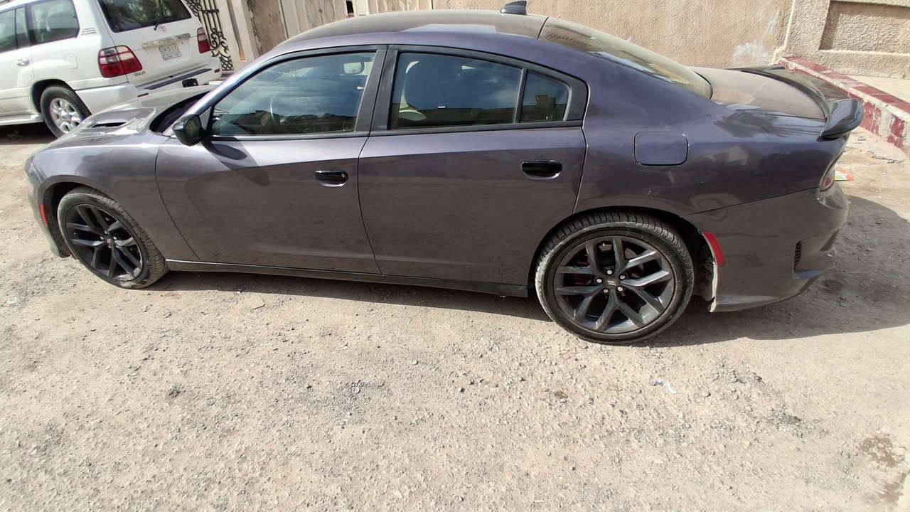 السلام وعليكم جارجر للبيع مواصفات SXT مديل 2023  ماشيه 22000 السياره مصبوغه عام اكفلك كير محرك شواصي واكفلك اي كصه مابيها ايرباك الاستيرن والدشبول مطاكات السعر 185 ورقه وييها مجال بسيط رقم الهاتف *********** مكاني بغداد حي جميله
