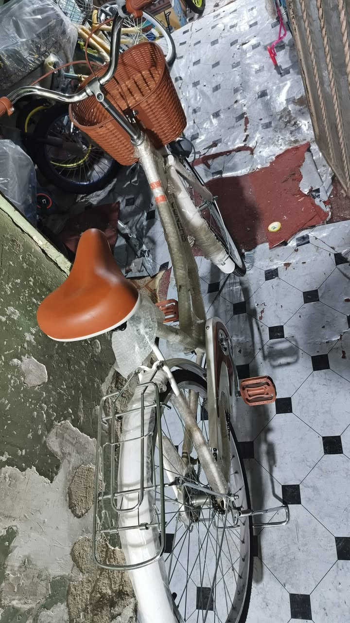 بايسكل بناتي لونين حجم26 للبيع ماتواجد خاص بس واتساب ***********
