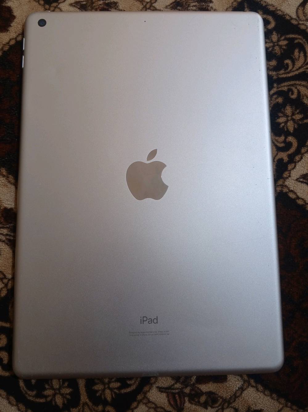 ايباد 7 موديل 2019 ذاكرة 32 الايياد نظيف كلش ويا الكارتون مالته فقط 
ويدعم اخز تحديث 18.7.5
مكاني نجف شارع 30