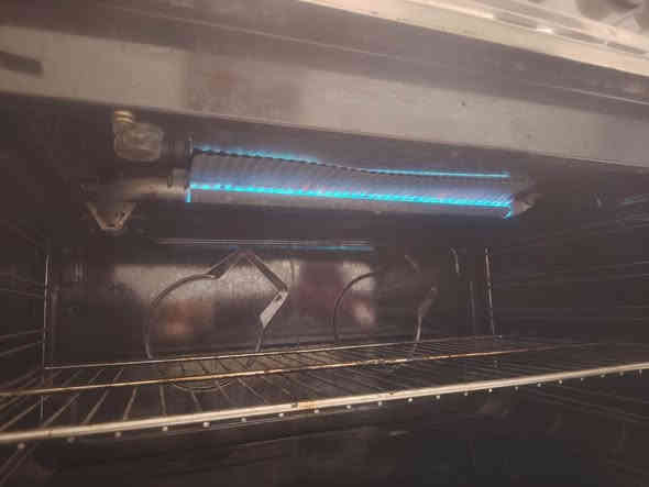 طباخ تركي شونك كله شغال السعر ٢٠٠ 
حي الجامعة قرب فلكه الجندي
***********
