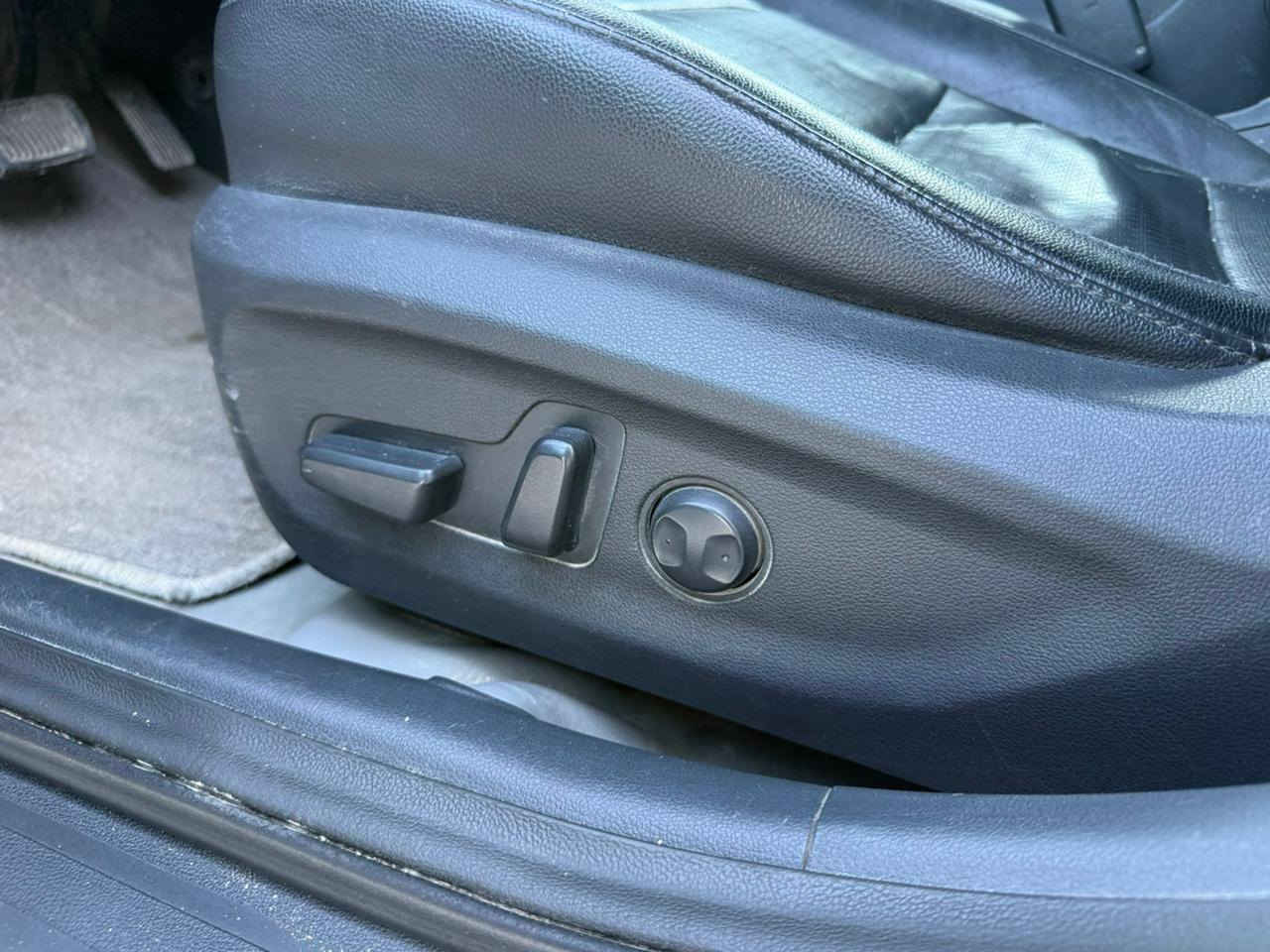 السلام عليكم 
هونداي النترا  2017 وارد امريكي فول مواصفات 1/1 محرك 2000دوش جديد ماشي 146 حقيقي رقم ذي قار نگليزي   
حره تحويل  هزه وسنويه ولوحات جديد  بيه البنيد فقط تبديل   بدون ضرر داخلي  وخشم الجاملق صبغ فقط 
 المواصفات 
 بصمه تشغيل وابواب وجنطه
كشنات جلد
 شاشه كبيره كامره دواره 
 كشنات كهرباء 
 حساسات اماميه خلفيه 
 ويل كب كروم مع تخم تاير 
 بك لايت لد  
 لايتات والكشاف 
 رادارات جانبيه خلفيه كله شغال 
 تحكم استيرن فول مع ثلاث انضمه قياده 
السياره جاهزه كير محرك حداديه تبريد  شرط الفحص 
السعر120 وبيه مجال 
للاستفسار *********** مكاني ناصريه مركز
