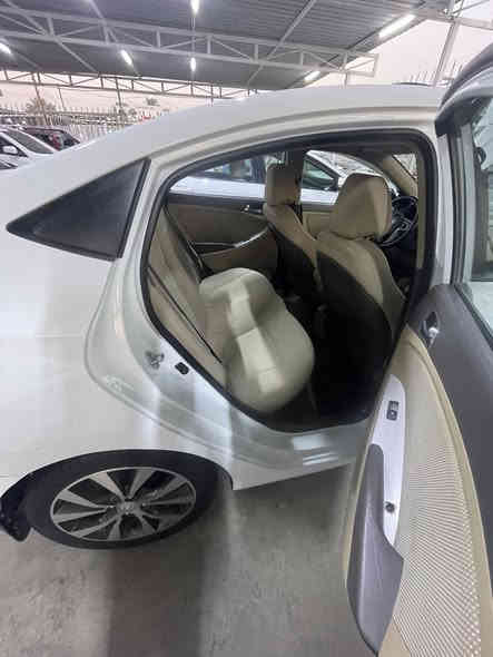 اكسنت موديل 2015خليجي مكينه ١٦٠٠دوش كير ومكينه ع الشركة ماشية96 صدر امامي خلفي ع الشركه مابيهه نقص برغي فتحه تحكمات جهتين السيارة بدون صبغ بدون فتح بيهه مكانات بارد وبيهه شخط باب عكس السايق   ملاحضات بسيطة بسم بنيه تحويل مباشر مكانهه بغداد معارض ناحيه الرشيد  السعر 108 وبيهه مجال بسيط  
***********
