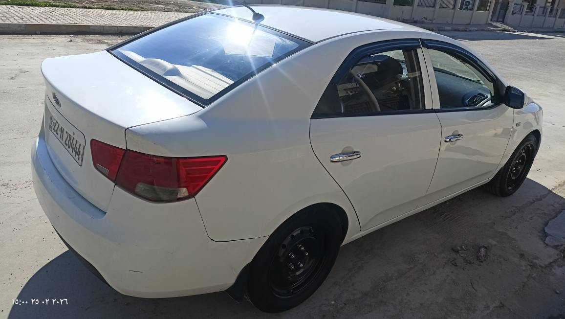 للبيع فقط كيا سيراتو  2012
سنوية لحد 2027 بأسمي 
رقم جديد بيها بطاقة بانزين
تبريد تدفئة
شاشة وكاميرا
بجم كبس بلادي
ضررها صندوك وجاملغ خلفي وباب وربع من باب السكن
يعني اربع قطع بدون دواخل
مكانها كركوك 
السعر93 بيها مجال بسيط
*********** كركوك, العراق
