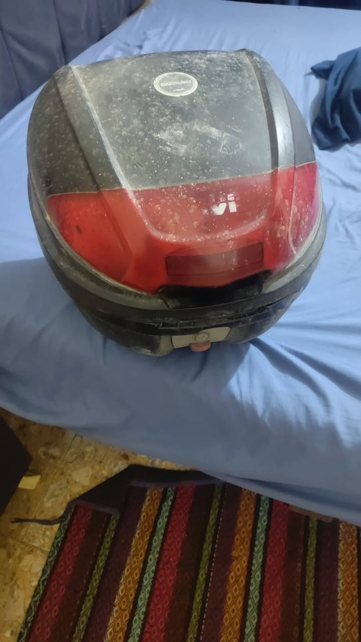 خوذة الرأس مع كامره للبيع السعر 90 الف وبي مجال مع صندوق دراجه 30 الف وبيه مجال العنوان زعفرانيه شارع الكهرباء اتصال ***********
