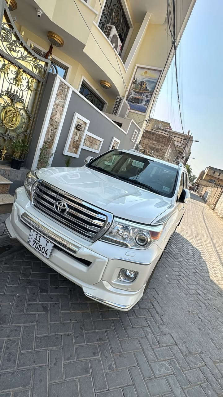 سلام عليكم لاند كروز 14 سياره كفاله عامه من كلشي بحال الوكاله سياره بجيس بيهه فقط بارد واحد اصبع زغير بس وباقي كفاله عامه من كلشي مستحيل تحصل هيج نضافه سياره ماشيف بنضافه مالته مستعجل على بيعته حيل حيل اي ستفسار ***********
