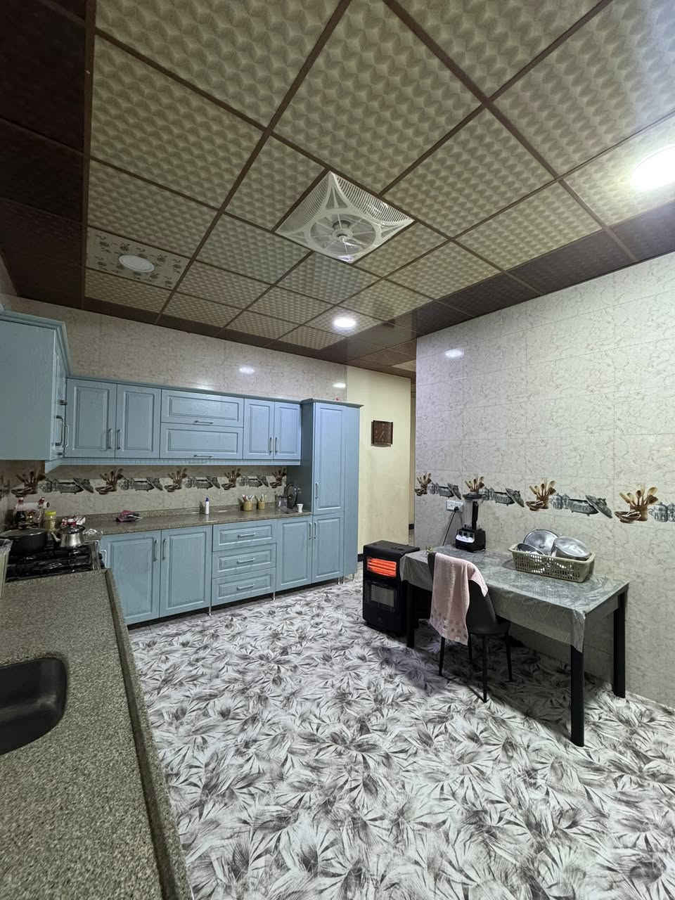 إعلان رقم ( 462 )

#دار للبيع طابق واحد بناء حديث  موقع جدًا مميز  على شارع عريض
 

( طابو ملك صرف ) 

#العنوان كركوك  - طريق بغداد - مجمع الأمل - خلف المحكمة الجديدة

#المساحة 200  متر الواجهة 10 إتجاه القبلة 

 غرف نوم عدد 2 - استقبال - هول - مطبخ حار بارد - صحيات  - كراج سيارة - 
العقار #حصرًا لدى مكتبنا 
بأمكانكم عـرض عقارتكم لدينا سواءً كانت #بيــع أو ايـجـار 

 للاستفسار الاتصال *********** رشوان المفرجي 

 يتوفر واتساب - تلكرام  

او مراجعة مكتب [ البيرق للعقار ]حي عدن سايدين مدينة العاب كركوك  قرب جامع تحسين صوراني مقابل ثانوية امداد للبنات
