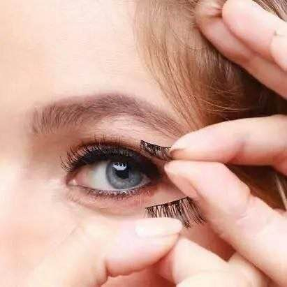 الرموش المغناطيسية 

تحتوي العلبه على  ٤ قطع رموش طرفيه.💕
وبتستخدم اكتر من ١٠٠ مره .. وكل ما حافظتو عليها بتزيد مرات استخدامها وبطول عمرها .. 😘😍😍

ما تحتاجين وياها لاصق   😅😅 واتبين طبيعيه Colombo, Sri Lanka


**إذا كنت صاحب هذا الإعلان وتريد حذفه لأي سبب، رجاءا أرسل رسالة إلى الدعم الفني**