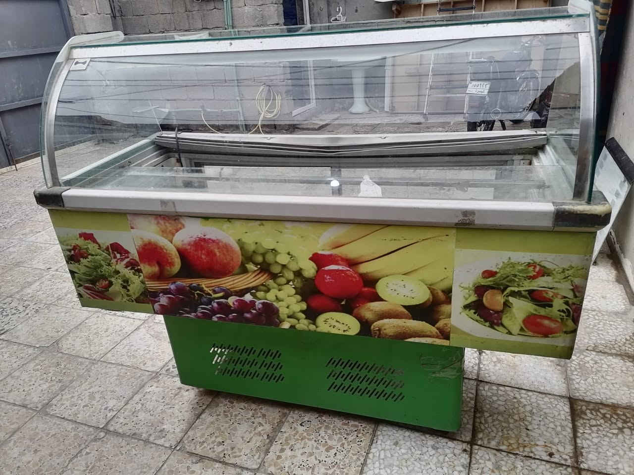 براد البيع شغال بيع مستعجل نضافته وسط او فوك الوصط براد حلو جنت استخدمه بل محل انطيني بي سعر ونتراهم بس لا تكسر بي ***********
