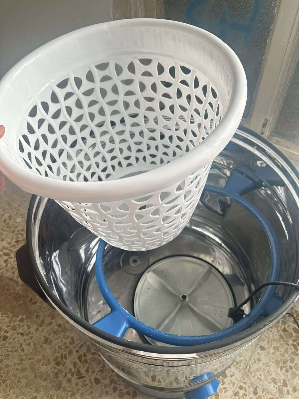 غساله مال بطاطين وملابس للبيع غساله جديده حلو غسل تجفيف بيه. سعره 150 الف بلاش ***********
