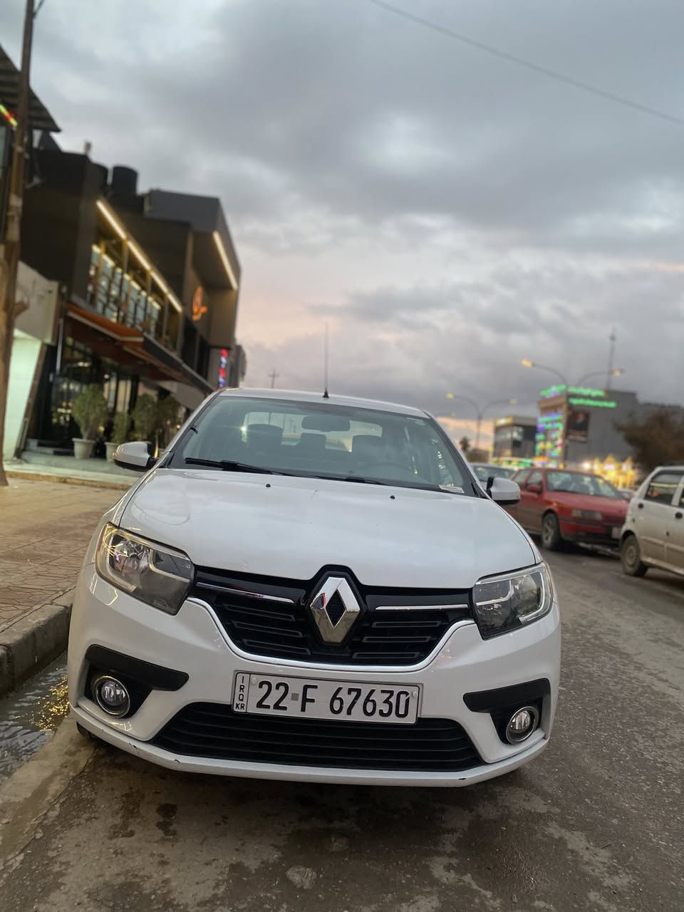 رينو سمبل 2020
ماشيه ١٢٥
ضررها جاملغ النفر مبدل فقط 
كير ومكينه كابون بانزين كله شرط تحويل بشرط 
سعرها ٩٤ وبيها مجال 
للاستفسار :***********
شراي اتصل مكلف بالنشر
