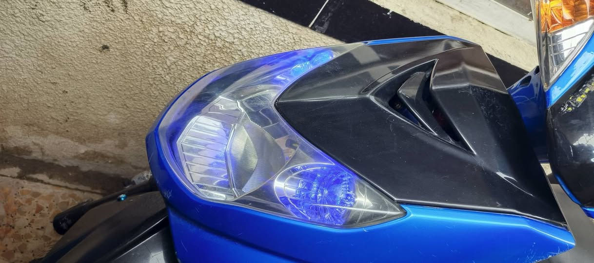 السلام عليكم 
سكنس فحل كوري 🖤💙

كابريتر مكينة بلاد شرط ع فحص جيب فيتر وبراحتك افحص  لانضوح لاتنقيص لاتبخير مكينة جداً ناعمه وب العافية ع الياخذها 

دهن كل 15 يوم ابدله موتل سكوتر 

الدراجه كما موضح ب الصور

السعر 600 قفل قفل ماتلكة هيج نضافة وعناية 

مكاني بغداد للأستفسار خابر وتدلل ***********
