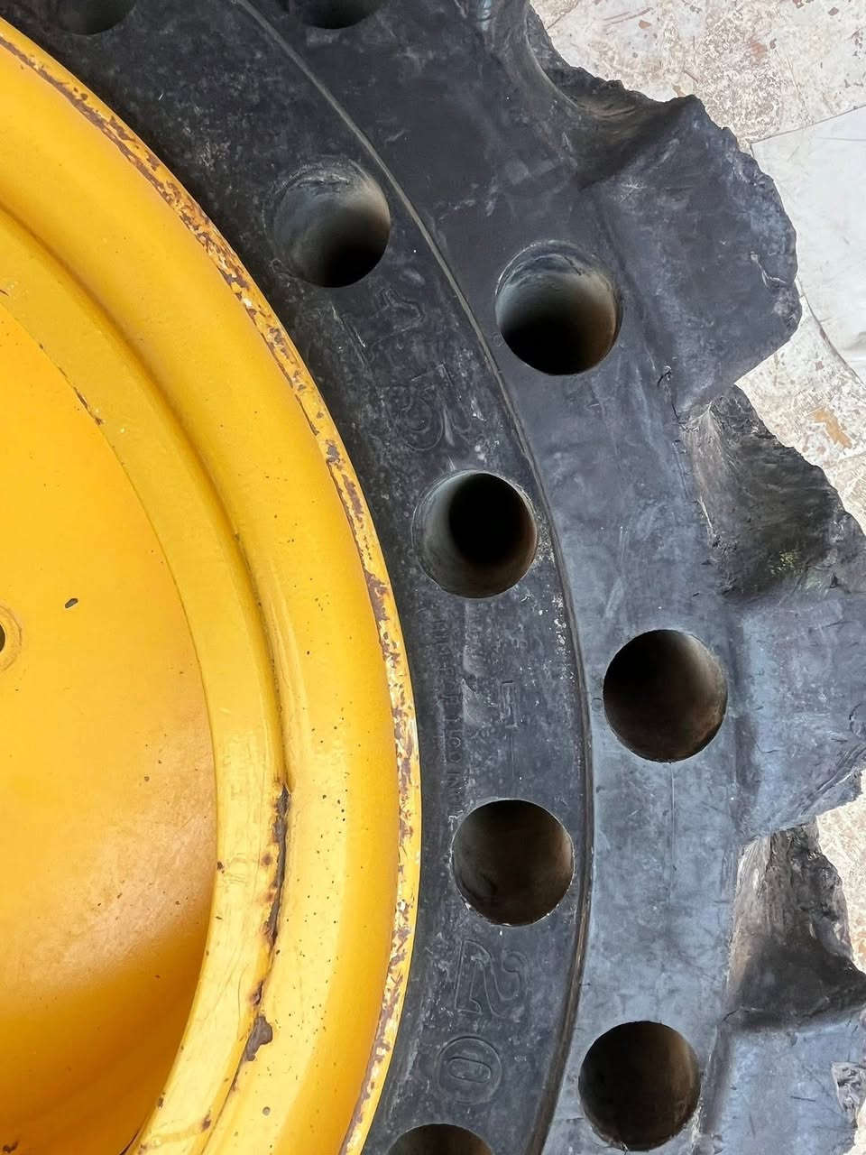 السلام وعليكم للبيع تايرات +وياله العدد 4 (ربل ربل اصلي شرط ياباني)
مالت كوماتسو حجم 20مال كوماتسو 50 انضاف جدد مكاني موصل الاستفسار اتصل *********** 📞***********
