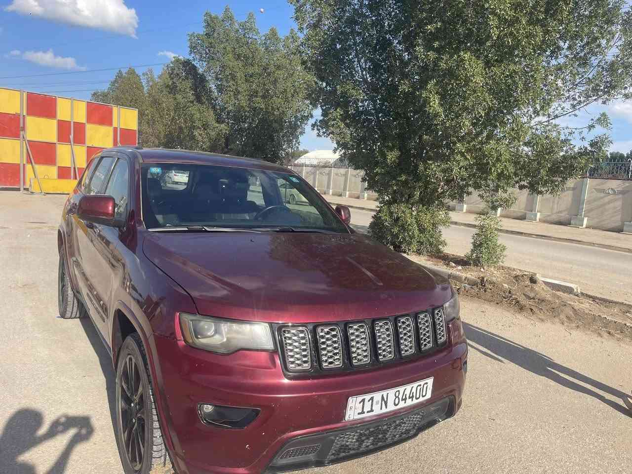 جيب شيروكي 2018 مكينه 3600 سياره نضيفه 100/100 السياره فول الفول ما عده الفتحه شاشه كبيره
صوت بيز
تو ويل
الحادث فقط بنبد
مكفوله من كلشي 
السعر 210
ستفسار ***********#
