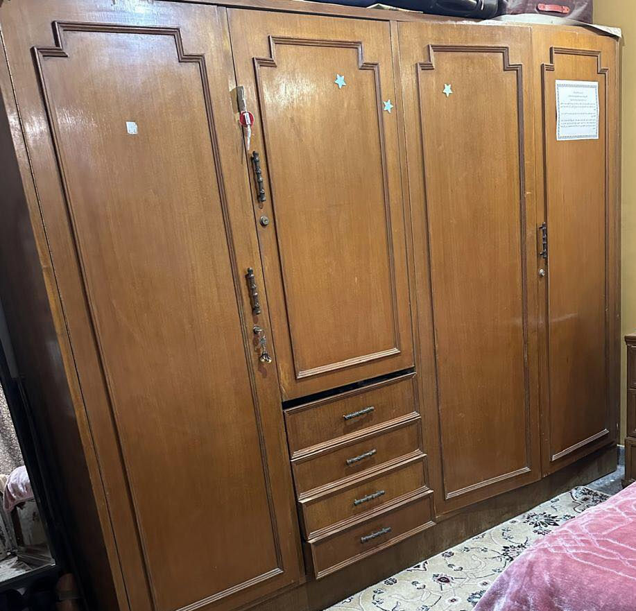 غرفة نوم مكونة من كنتور اربع ابواب مع كومدي عدد ٢ ثلاث مجرات مع ميز تواليت وسرير نفرين السعر ٦٠٠ الف بيها مجال


**إذا كنت صاحب هذا الإعلان وتريد حذفه لأي سبب، رجاءا أرسل رسالة إلى الدعم الفني**