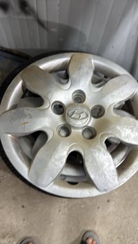 بعقوبه • طقم تايرات وكبات • ٢ جديد ٢ مستعمل