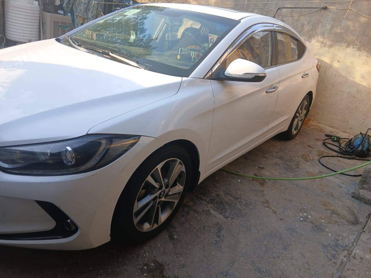 سلام عليكم سياره الانتره مديل ٢٠١٧ مكينه كير كفاله تبريد تخم تاير كهربائيات كله شغاله لايت زنون سياره خير من الله السعر ١٥٥ بيع مستعجل للاستفسار هذا رقمي ***********
