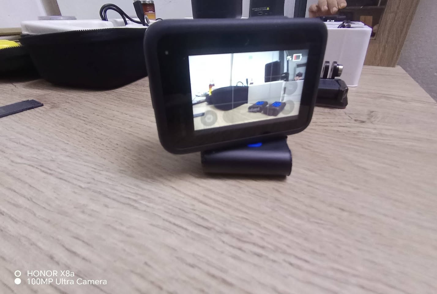 كوبرو 11 بلك للبيع جنطة غراضه كامل مع 3 بطارية اضافة مع ميموري اصلي سعرة 300.000 قفل مكاني كركوك 
راقم ***********
