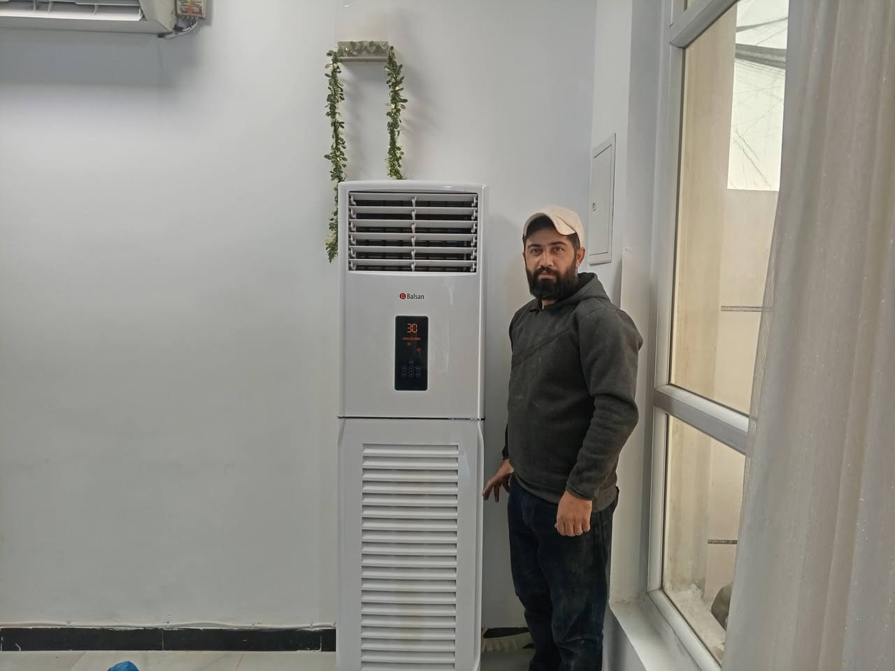 تم إنجاز عدة أعمال تنصيب سبالت 
▪️ تنصيب سبالت البلسان توسوت كنتوري
سعة 2 طن – عدد 2
📍 الشهداء
▪️ تنصيب سبلت  توسوت إنفيرتر
سعة طن ونص
📍 المنصور
🔧 تنفيذ: وسام البهادلي للتبريد
📞 ***********
📞 ***********
